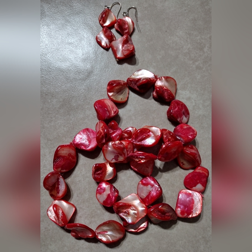 Shell Stretch Braclets With Matching Earrings/ See Pics For Measurements